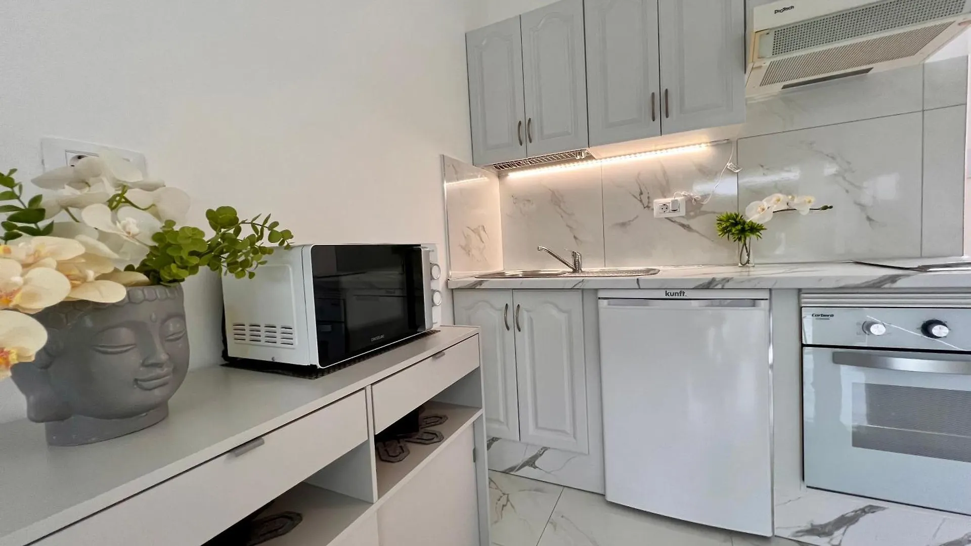 Serene Flat In Central Location Overlooking Siam Park أذيخي