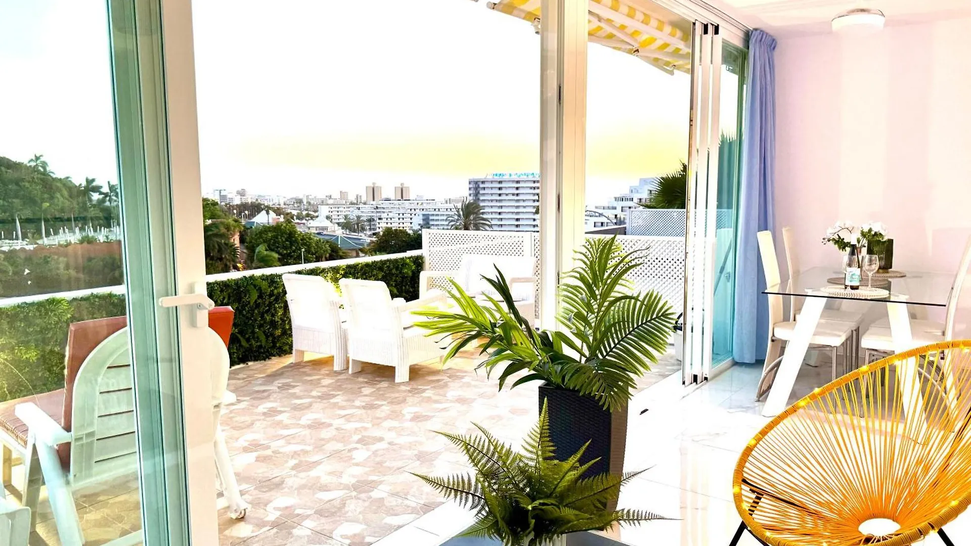 아파트 Serene Flat In Central Location Overlooking Siam Park 아데제