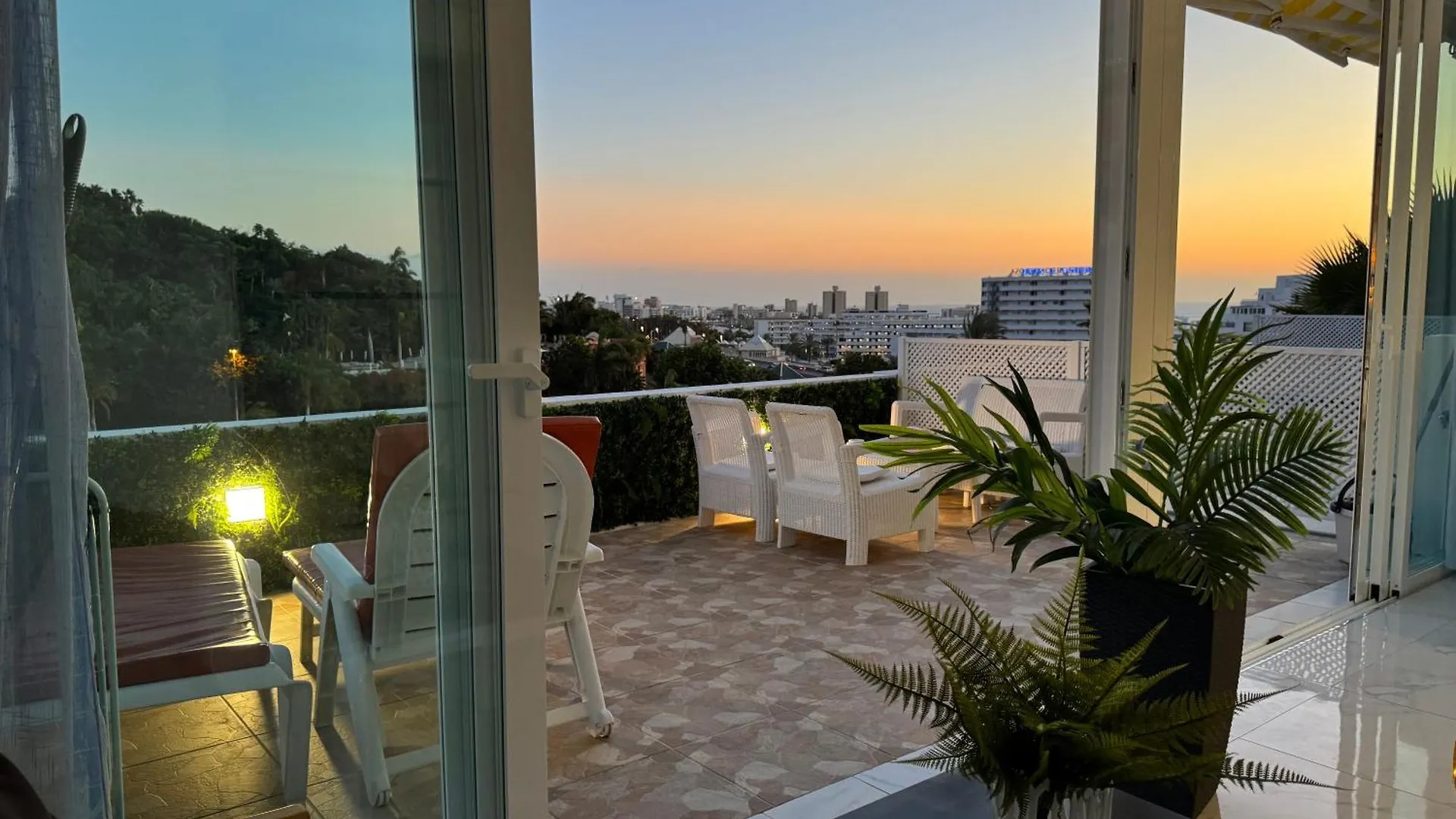 Serene Flat In Central Location Overlooking Siam Park أذيخي شقة
