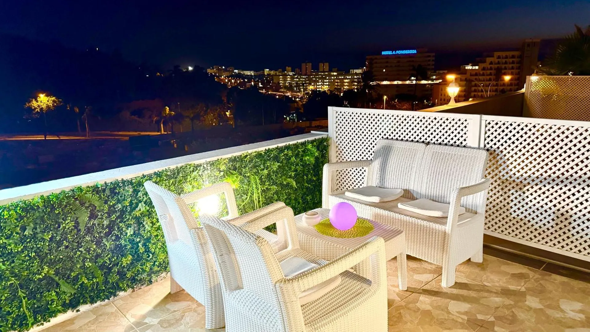Serene Flat In Central Location Overlooking Siam Park أذيخي شقة