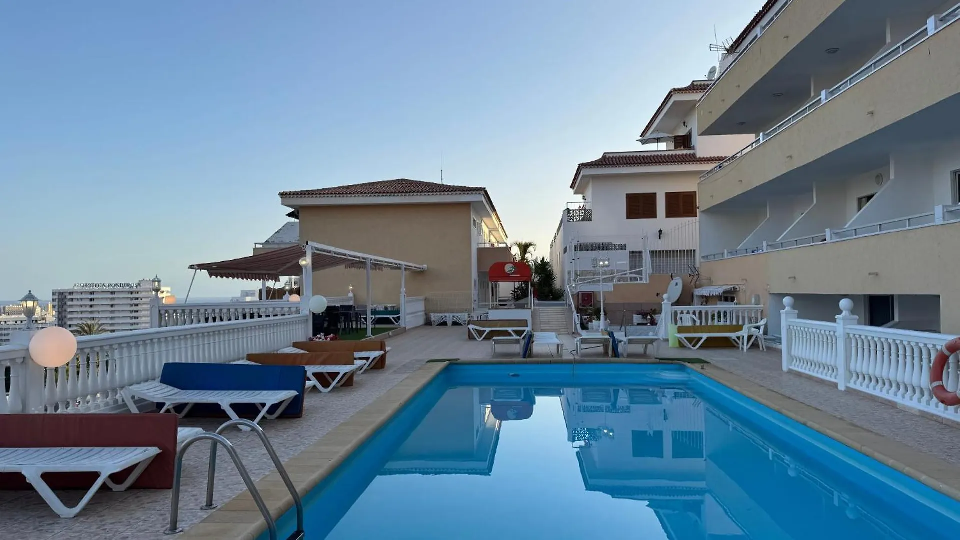 Serene Flat In Central Location Overlooking Siam Park 아데제 아파트